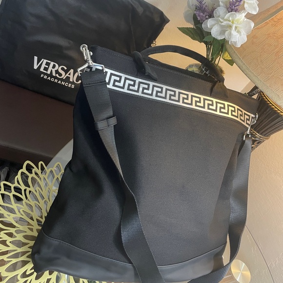 Versace - Picture 11 of 15